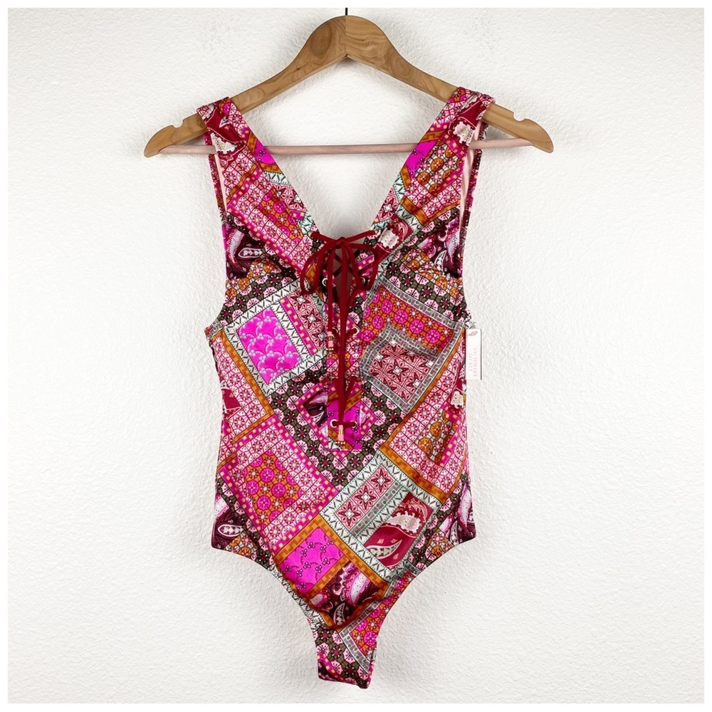 NWT Victoria’s Secret Paisley Printed Patchwork One Piece Swimsuit Size‎ Small